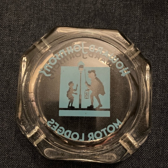 Vintage Howard Johnson’s Motor Lodges Ashtray - Picture 3 of 4